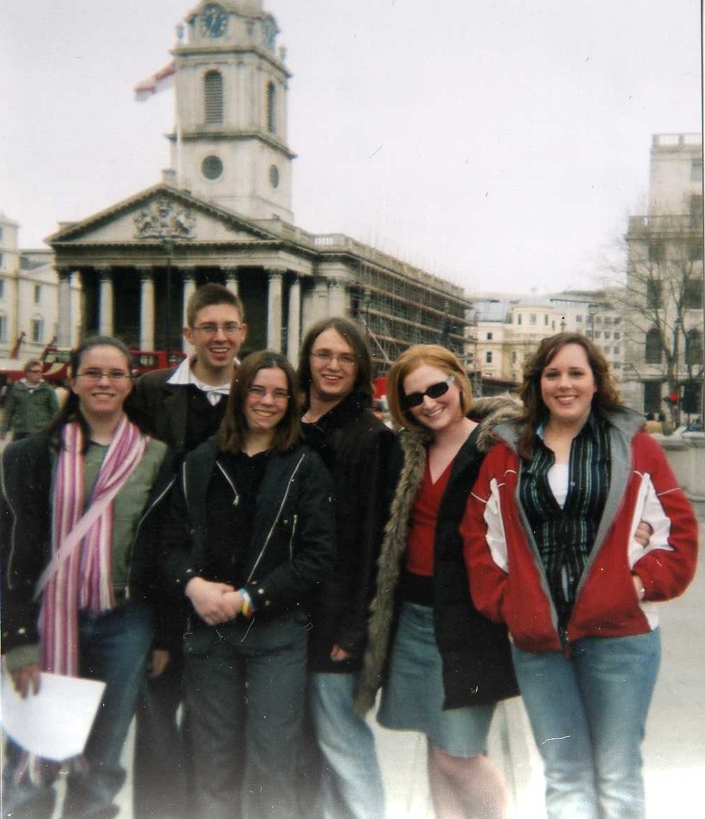 Scavenger hunt at Trafalgar Square by Juliamaud