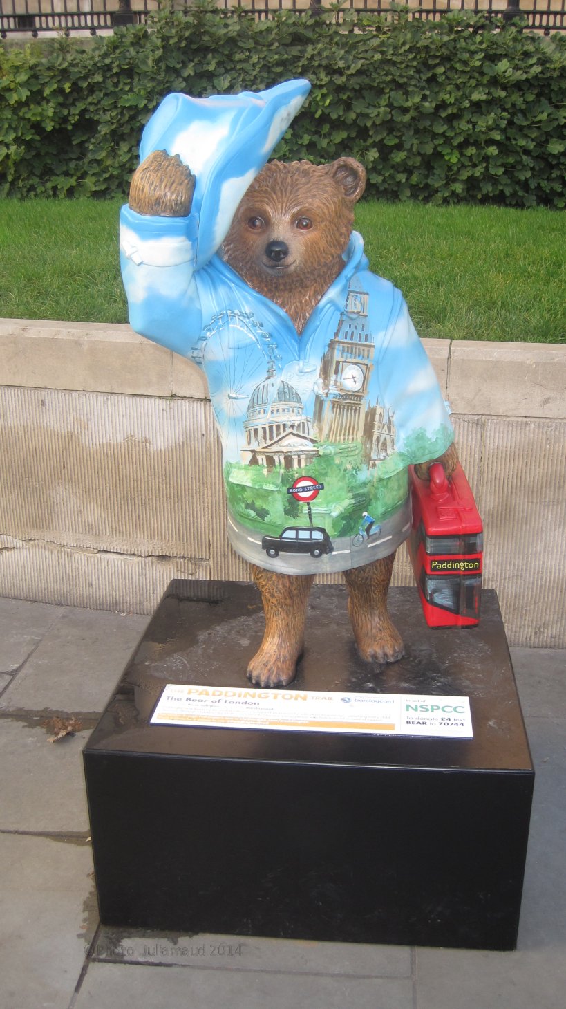 Paddington by National Gallery by Juliamaud