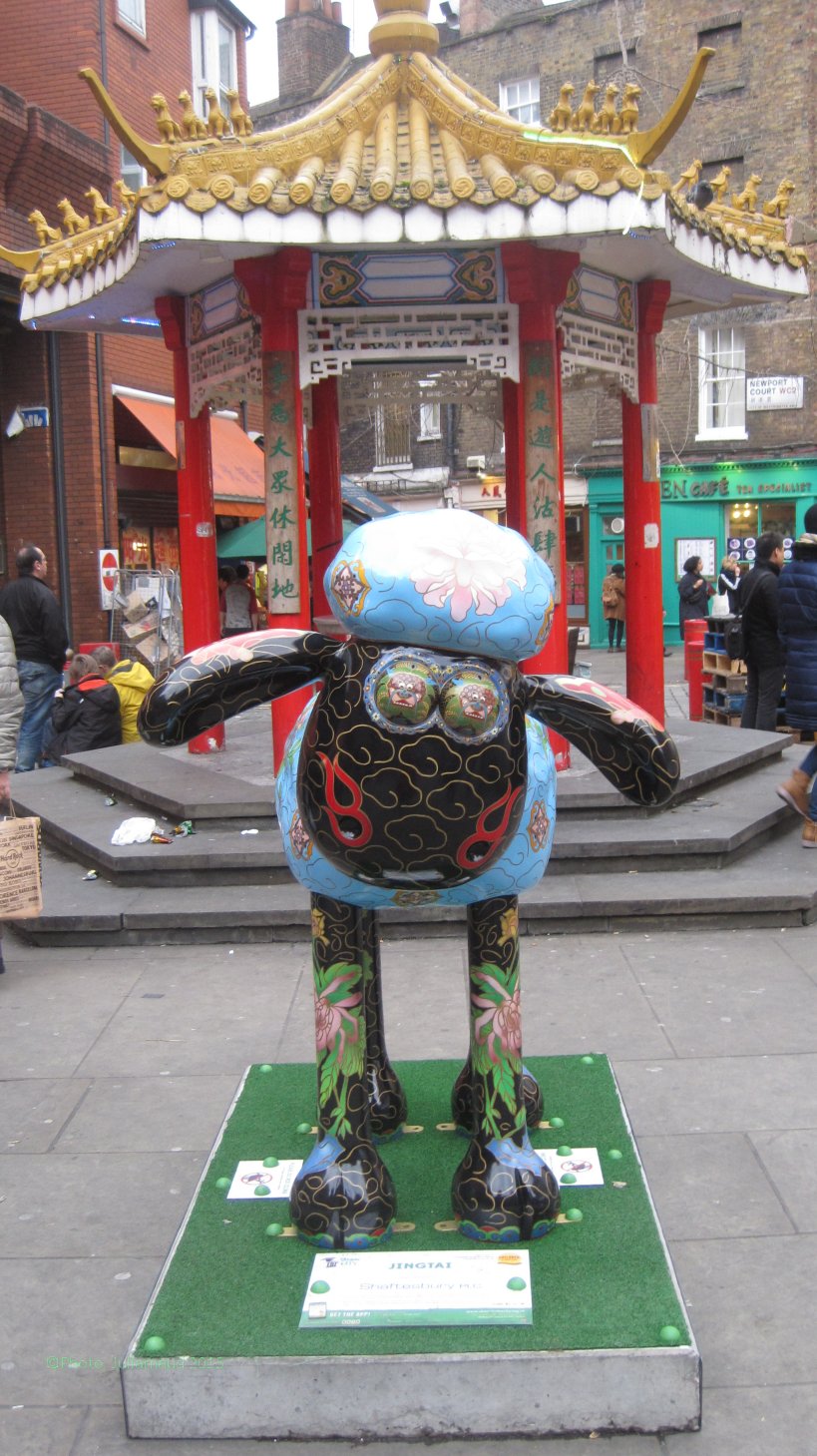 Shaun in Chinatown -  Photo copyright Juliamaud