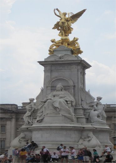 queen victoria by Juliamaud