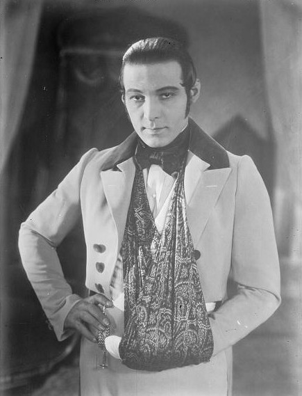 Rudolph Valentino (1895 – 1926), Italian actor By Bain News Service, publisher [Public domain], via Wikimedia Commons