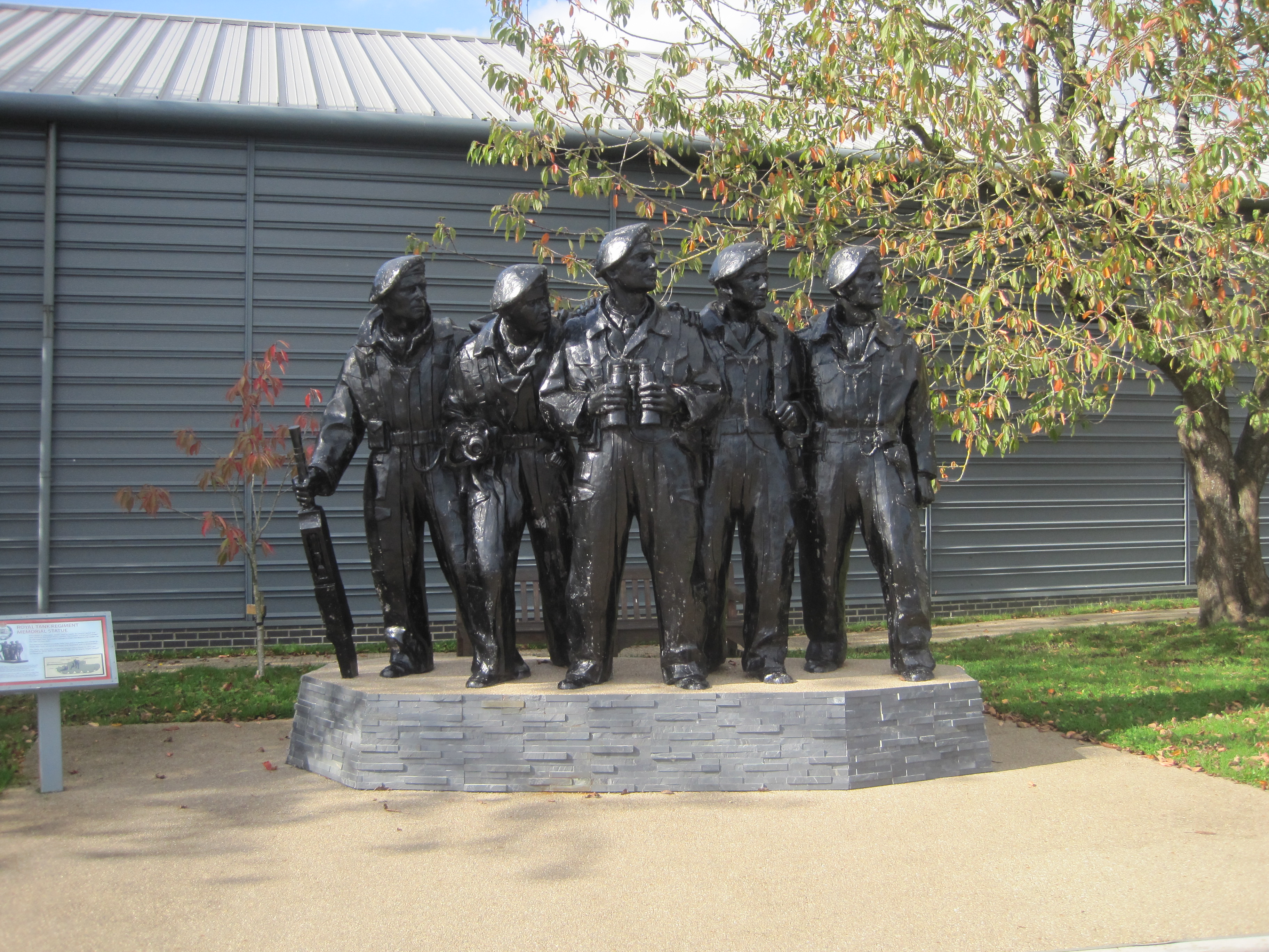 Royal Tank Regiment Memorial Statue - photo Juliamaud