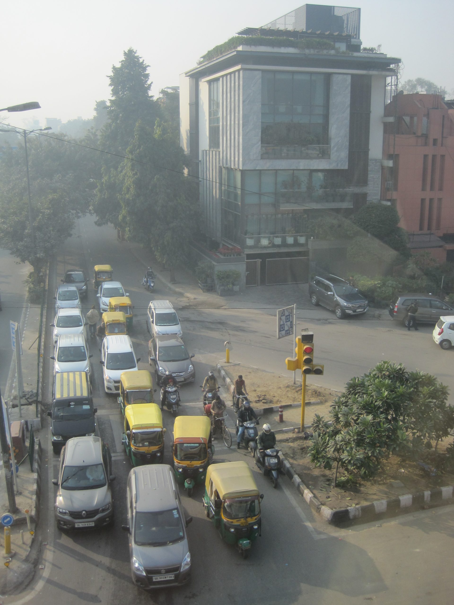 Driving through Delhi - photo by Juliamaud