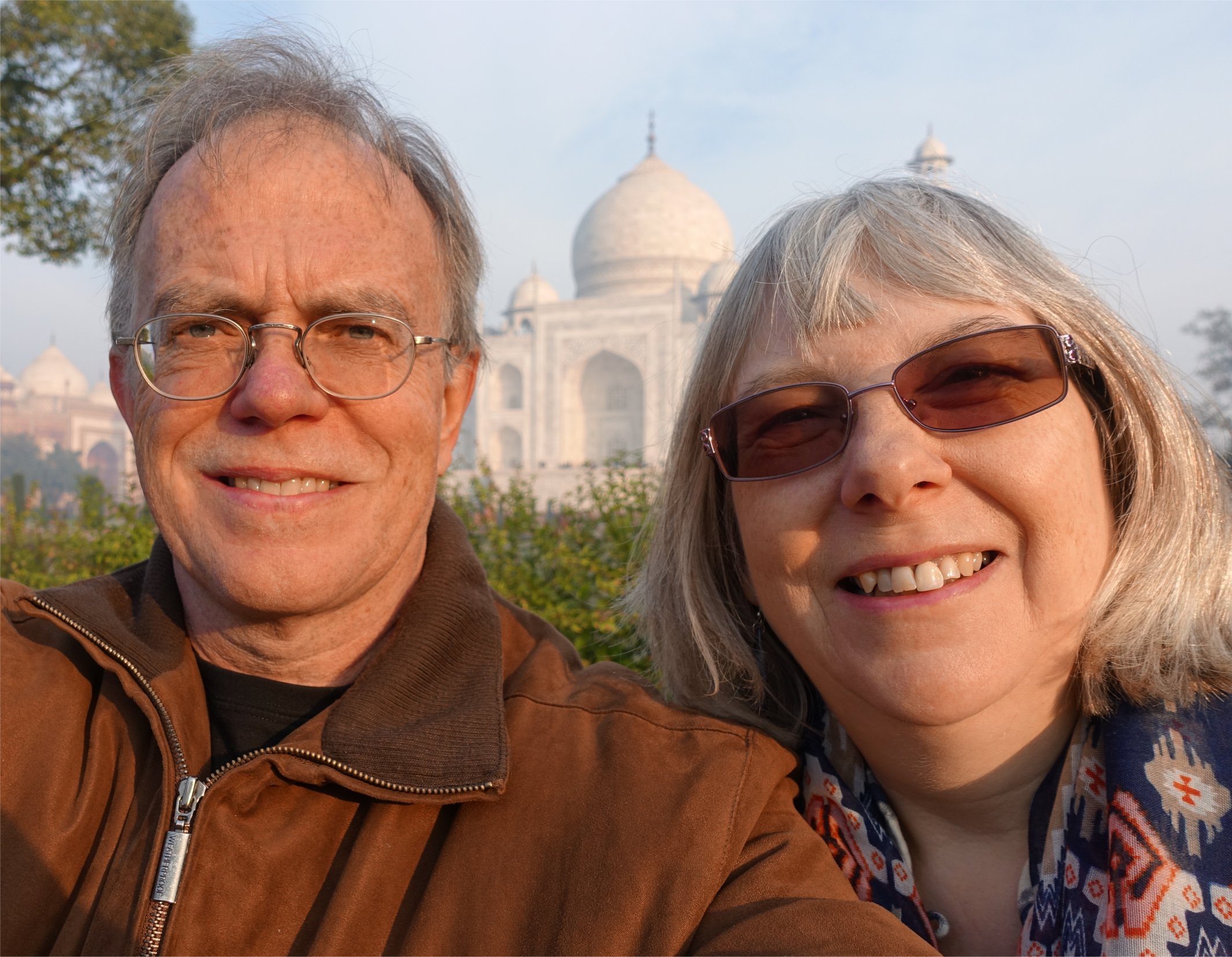 Visiting the Taj Mahal - photo by Juliamaud