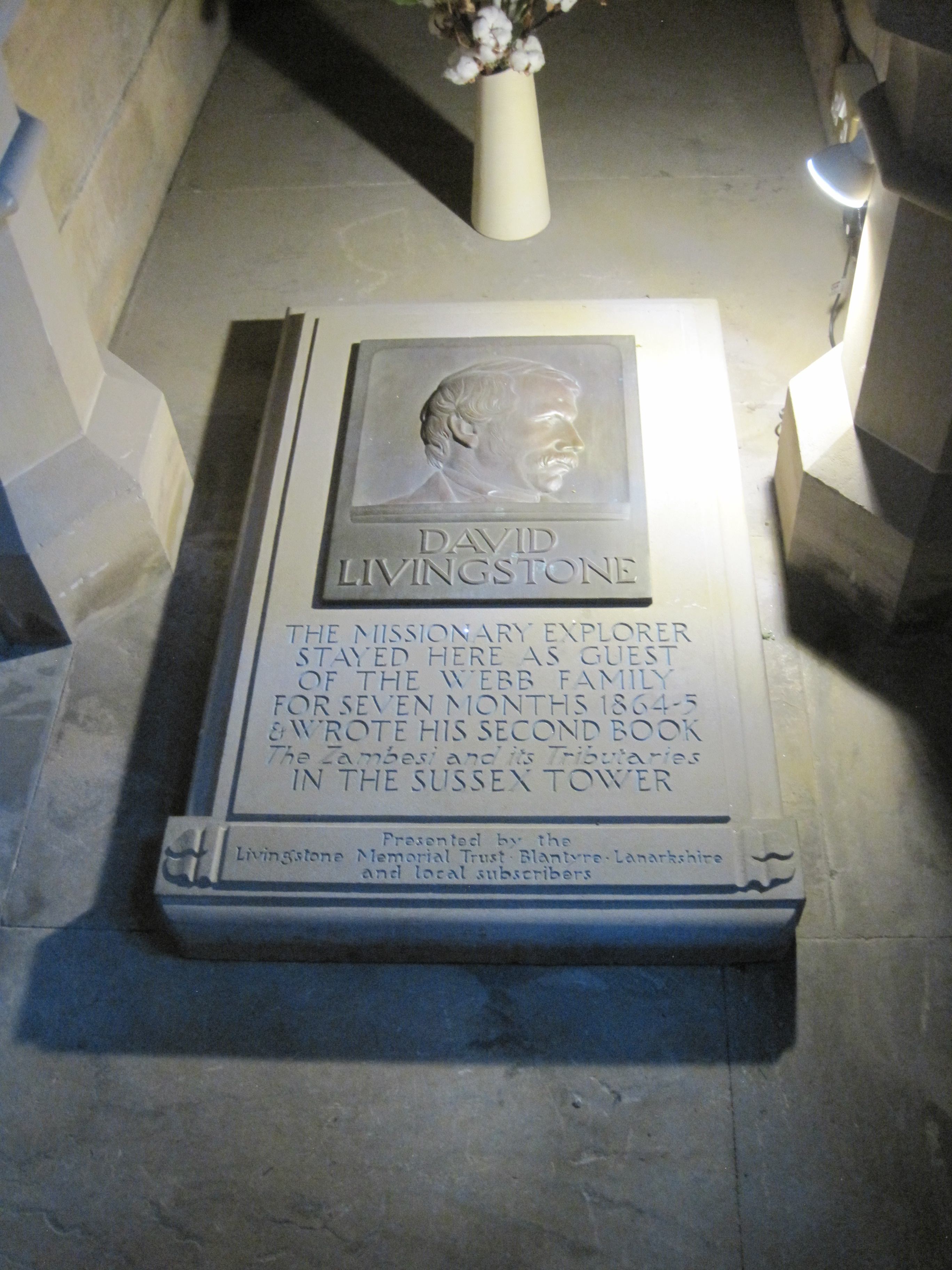 Memorial showing David Livingstone visited Newstead Abbey - photo by Juliamaud