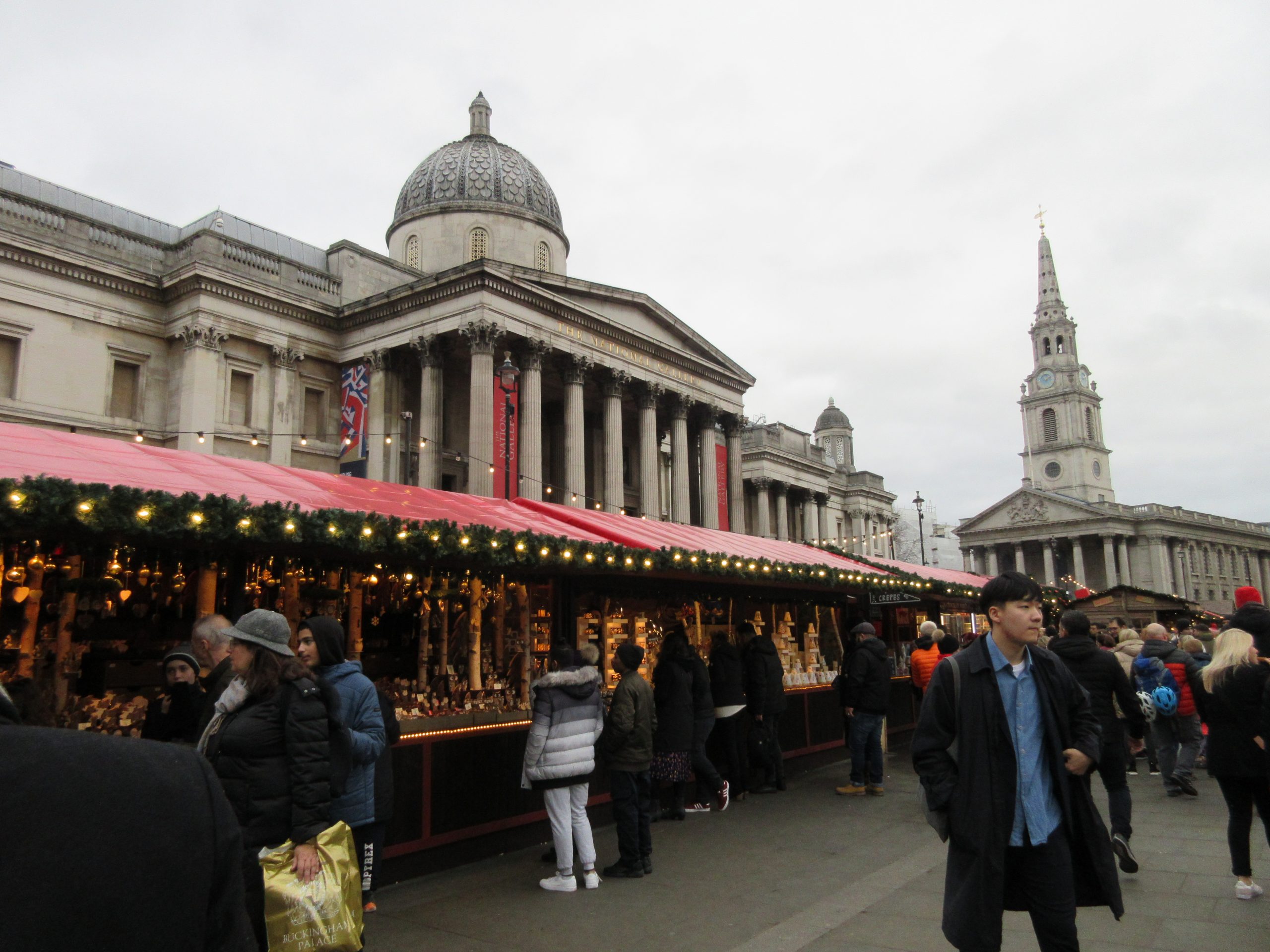 Christmas Market in Trafalgar Square - photo by Juliamaud