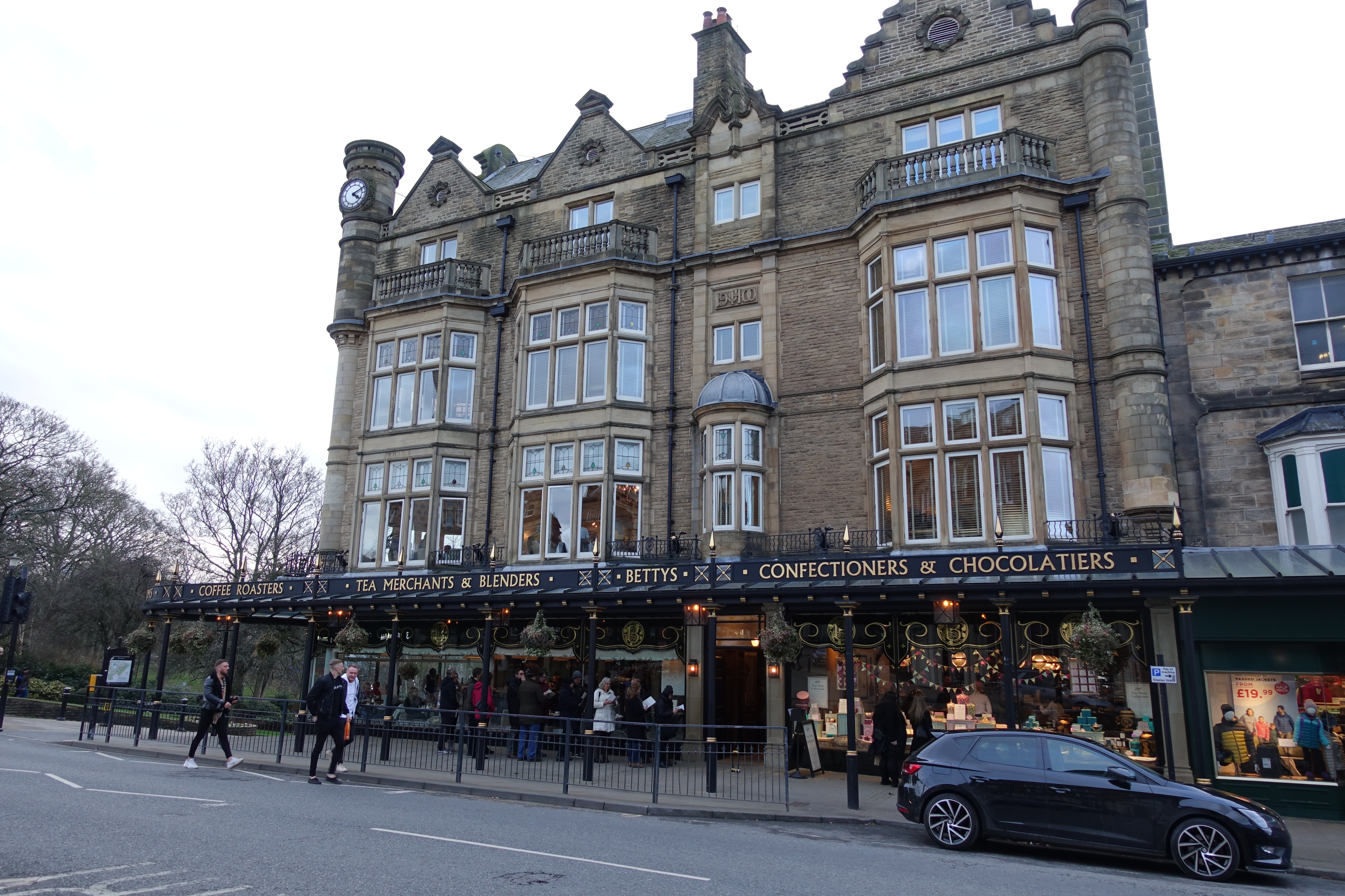 Betty's Tea Room - photo by Juliamaud