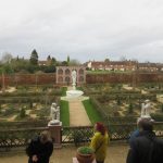 Elizabethan garden - photo by Juliamaud
