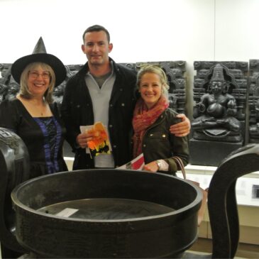 Wanda The Witch meeting a couple to play a treasure hunt at the British Museum